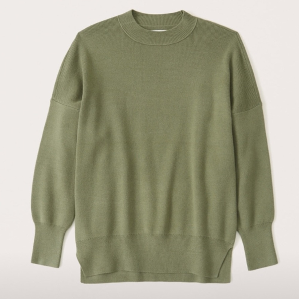 A&F LUXELOFT OVERSIZED CREW SWEATER